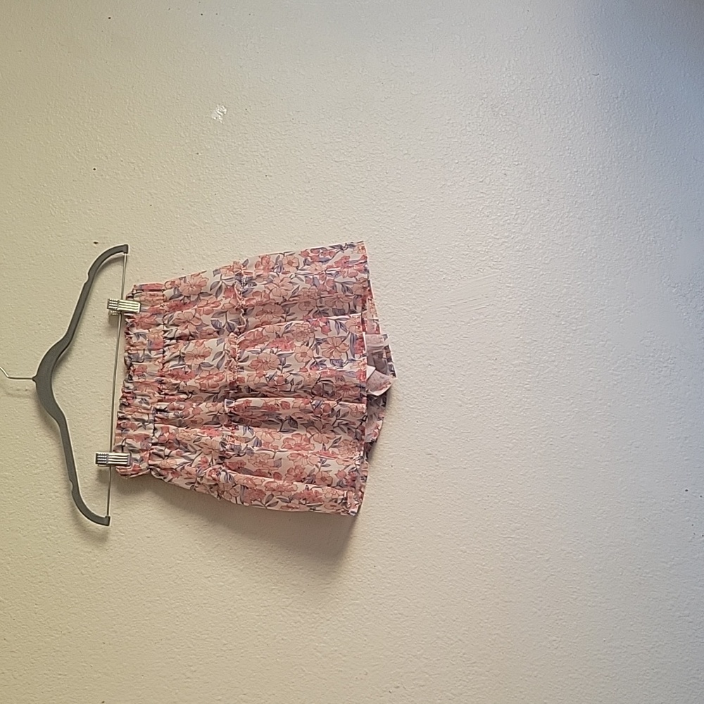 KENDALL KYLIE SKIRT SHORTS size Small flowerful ivory coral purple